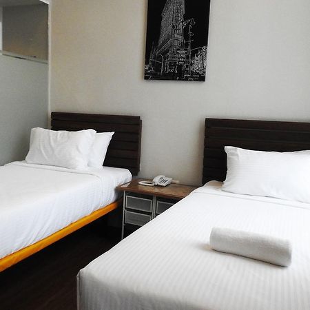 The Riverbank Hotel Kuantan Ngoại thất bức ảnh