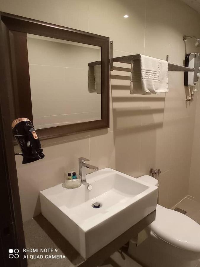 The Riverbank Hotel Kuantan Ngoại thất bức ảnh