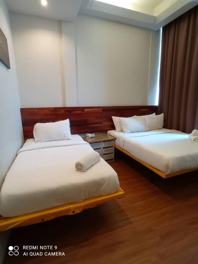 The Riverbank Hotel Kuantan Ngoại thất bức ảnh