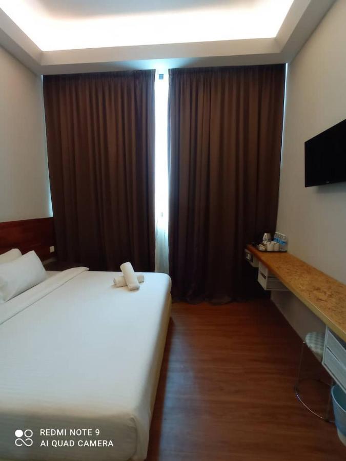 The Riverbank Hotel Kuantan Ngoại thất bức ảnh