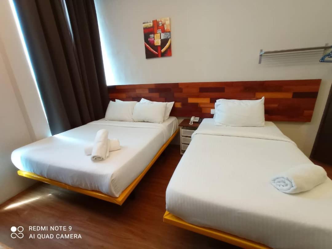 The Riverbank Hotel Kuantan Ngoại thất bức ảnh