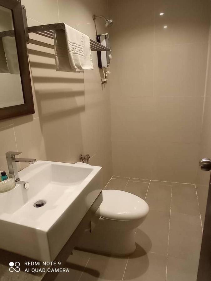 The Riverbank Hotel Kuantan Ngoại thất bức ảnh