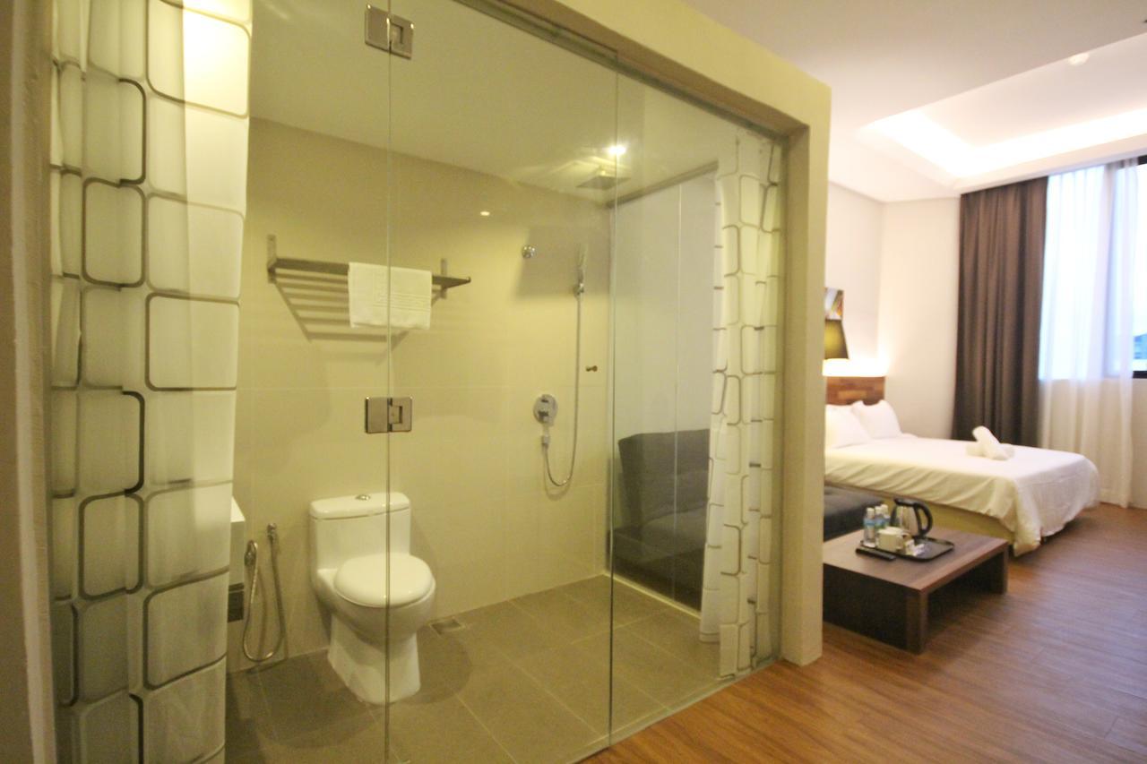 The Riverbank Hotel Kuantan Ngoại thất bức ảnh